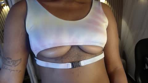 Snapshot of ebony_rose_tf chatting on October 17, 9:52 pm ebony_rose_tf online show from October 17, 9:52 pm
