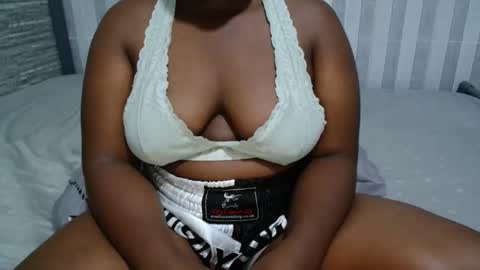 Snapshot of ebony_sabrina chatting on September 27, 9:29 am Sabrina online show from September 27, 9:29 am