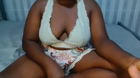 Snapshot of ebony_sabrina chatting on March 4, 9:18 am Sabrina online show from March 4, 9:18 am
