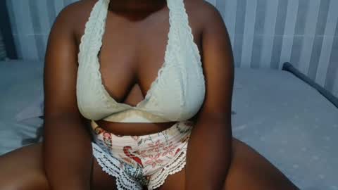 Snapshot of ebony_sabrina chatting on March 3, 6:35 pm Sabrina online show from March 3, 6:35 pm