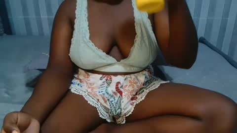 Snapshot of ebony_sabrina chatting on March 4, 12:22 pm Sabrina online show from March 4, 12:22 pm