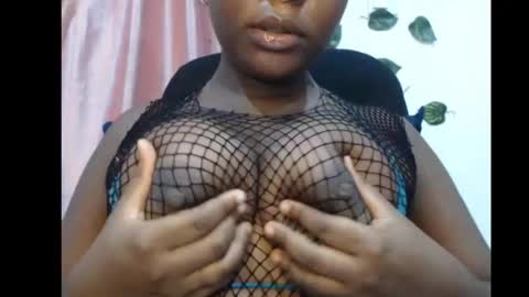 Snapshot of ebony_sexy_queen chatting on October 2, 5:39 am Racheal online show from October 2, 5:39 am