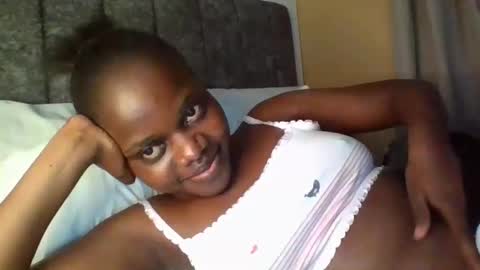 Snapshot of ebony_tasha chatting on September 18, 6:45 pm tasha online show from September 18, 6:45 pm