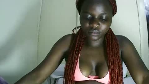 Snapshot of ebony_tasha chatting on February 15, 7:39 pm tasha online show from February 15, 7:39 pm
