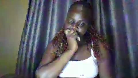 Snapshot of ebony_tasha chatting on March 9, 8:31 pm tasha online show from March 9, 8:31 pm