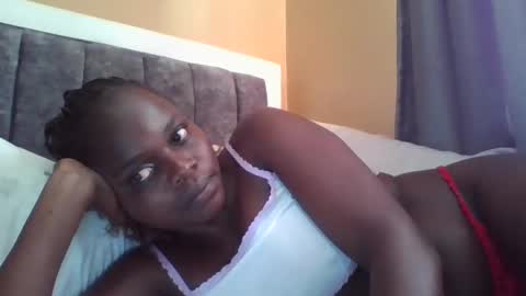 Snapshot of ebony_tasha chatting on March 2, 11:29 am tasha online show from March 2, 11:29 am