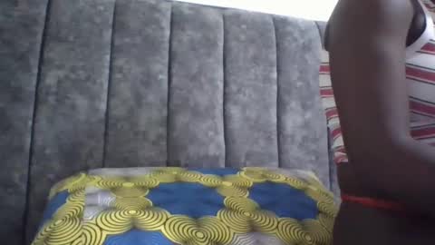 Snapshot of ebony_tasha chatting on February 19, 9:58 pm tasha online show from February 19, 9:58 pm