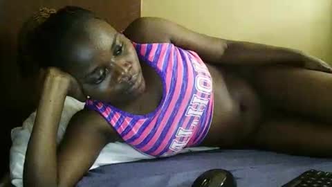 Snapshot of ebony_tasha chatting on March 5, 8:54 am tasha online show from March 5, 8:54 am