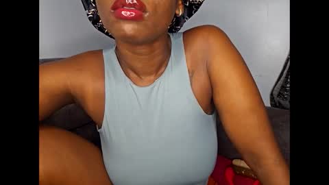 Snapshot of ebonycandymelani chatting on October 12, 9:27 pm Ebony Melanie online show from October 12, 9:27 pm
