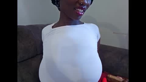 Snapshot of ebonycandymelani chatting on October 7, 12:23 pm Ebony Melanie online show from October 7, 12:23 pm