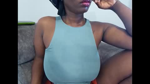 Snapshot of ebonycandymelani chatting on September 30, 11:21 am Ebony Melanie online show from September 30, 11:21 am