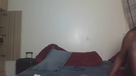 Snapshot of ebonydreamgirl_ chatting on October 17, 7:40 pm ebonydreamgirl_ online show from October 17, 7:40 pm
