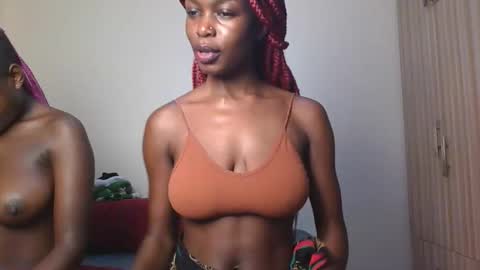 Snapshot of ebonydreamgirl_ chatting on October 2, 7:56 pm ebonydreamgirl_ online show from October 2, 7:56 pm