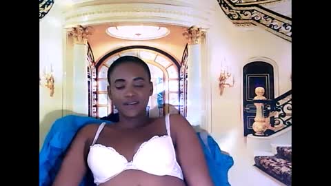 Snapshot of ebonyolive69 chatting on December 2, 3:40 am Cindy online show from December 2, 3:40 am