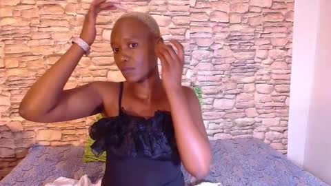 Snapshot of ebonyolive69 chatting on October 12, 6:43 pm Cindy online show from October 12, 6:43 pm