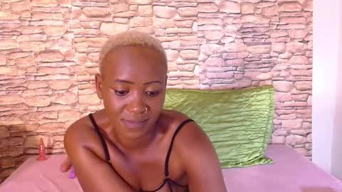 Snapshot of ebonyolive69 chatting on October 14, 7:28 pm Cindy online show from October 14, 7:28 pm
