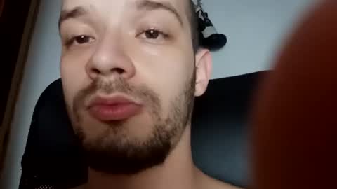 Snapshot of eden_glock chatting on January 1, 6:37 am Hey my name is Eden     follow me IG ede glock online show from January 1, 6:37 am