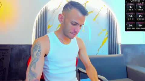 Snapshot of edward_24_ chatting on October 12, 11:58 am Edward Colleman online show from October 12, 11:58 am