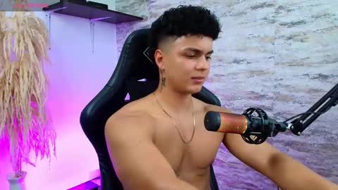 EDWARD CLARCK online show from January 16, 3:45 am