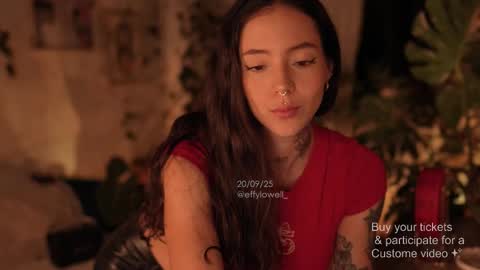 Snapshot of effylowell_ chatting on September 21, 1:53 am Effy online show from September 21, 1:53 am