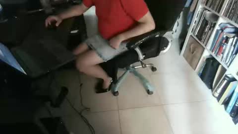Snapshot of efi_crossou chatting on October 14, 2:31 pm efi_crossou online show from October 14, 2:31 pm