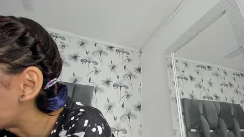 Snapshot of ehotloveaxxx chatting on February 27, 1:38 pm Valery online show from February 27, 1:38 pm