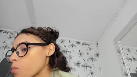 Snapshot of ehotloveaxxx chatting on March 5, 4:57 pm Valery online show from March 5, 4:57 pm