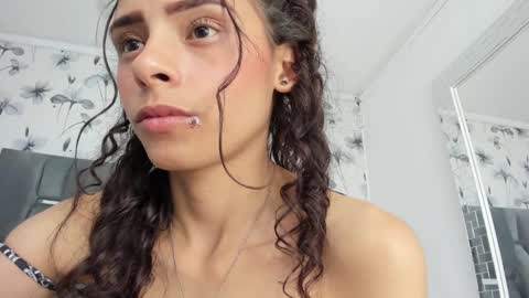Snapshot of ehotloveaxxx chatting on February 27, 7:47 pm Valery online show from February 27, 7:47 pm