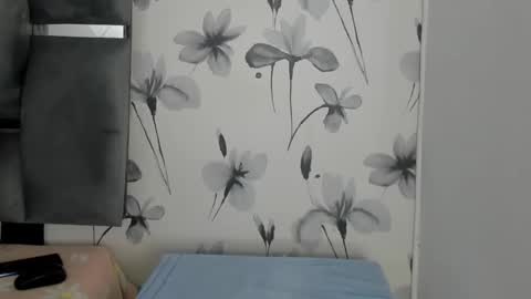 Snapshot of ehotloveaxxx chatting on February 16, 7:15 am Valery online show from February 16, 7:15 am