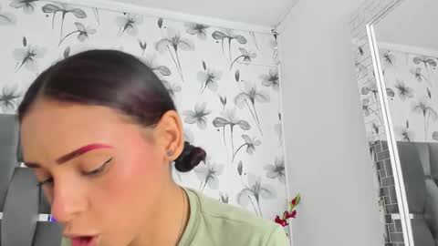 Snapshot of ehotloveaxxx chatting on October 15, 2:51 pm Valery online show from October 15, 2:51 pm