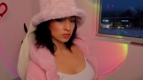   EileenFord    online show from February 25, 11:15 pm