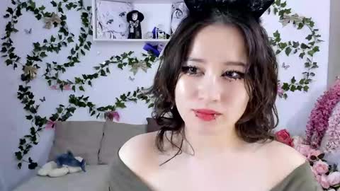 liasama online show from February 10, 1:24 am