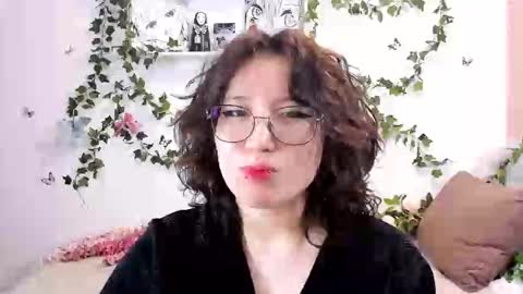 liasama online show from December 21, 4:09 am