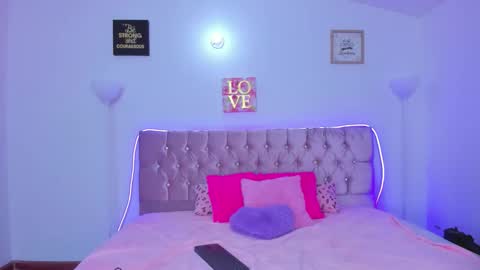 eimy__cute online show from February 12, 5:55 am