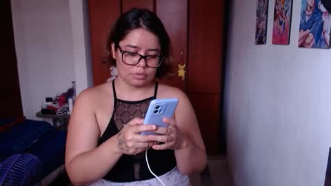 eimy_saenzz online show from February 3, 6:01 pm