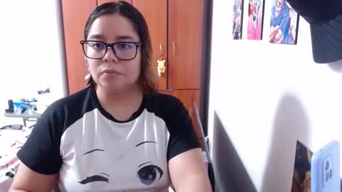 eimy_saenzz online show from March 10, 11:51 pm