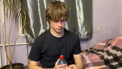 Eitan online show from November 23, 5:22 pm