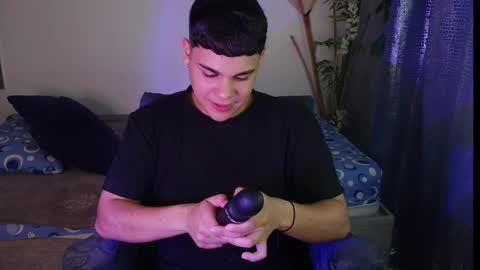 Eithan online show from April 8, 8:56 pm