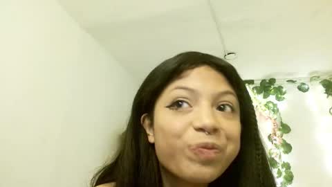 Snapshot of eiviiy1609 chatting on October 16, 2:28 pm eiviiy1609 online show from October 16, 2:28 pm