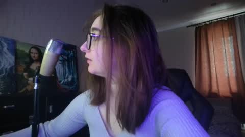 Snapshot of el_sweety chatting on March 11, 9:02 am If you like it when I meow give me a thumbs up online show from March 11, 9:02 am