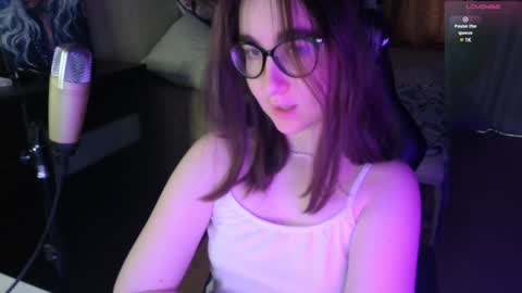 Snapshot of el_sweety chatting on January 26, 12:01 pm If you like it when I meow give me a thumbs up online show from January 26, 12:01 pm