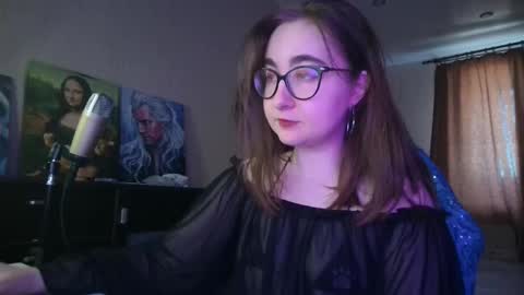Snapshot of el_sweety chatting on February 14, 10:17 am If you like it when I meow give me a thumbs up online show from February 14, 10:17 am