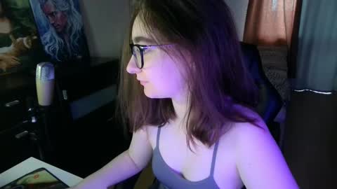 Snapshot of el_sweety chatting on February 23, 1:10 pm If you like it when I meow give me a thumbs up online show from February 23, 1:10 pm