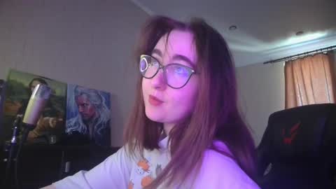 Snapshot of el_sweety chatting on February 20, 10:05 am If you like it when I meow give me a thumbs up online show from February 20, 10:05 am