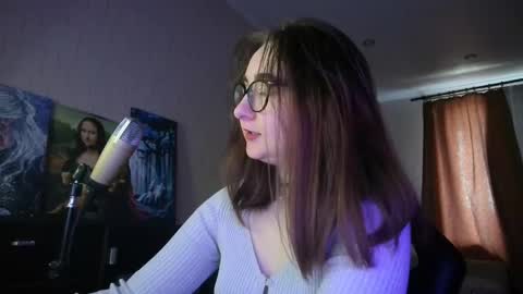 Snapshot of el_sweety chatting on March 10, 9:34 am If you like it when I meow give me a thumbs up online show from March 10, 9:34 am