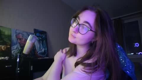 Snapshot of el_sweety chatting on February 28, 7:14 pm If you like it when I meow give me a thumbs up online show from February 28, 7:14 pm