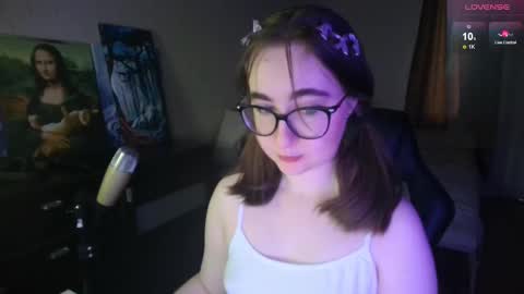 Snapshot of el_sweety chatting on February 27, 8:46 am If you like it when I meow give me a thumbs up online show from February 27, 8:46 am
