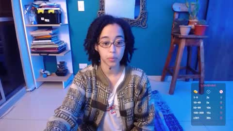 Ela  Help me reach 100 thumbs up online show from October 26, 7:42 am