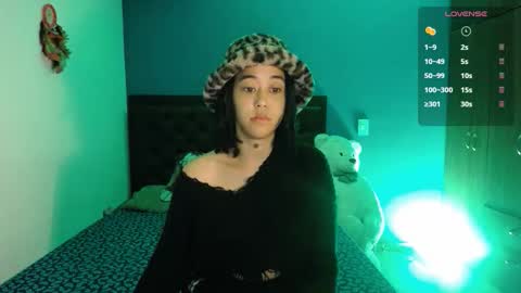Snapshot of ela_0 chatting on September 26, 3:25 am Ela Help me reach 100 thumbs up online show from September 26, 3:25 am