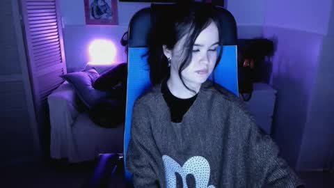 Your sweet girl online show from October 14, 7:50 pm